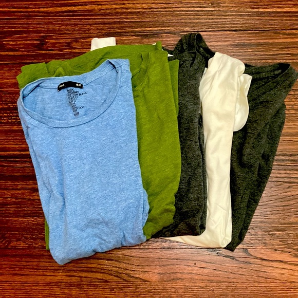 Uniqlo Other - Men’s set of 5 assorted tees